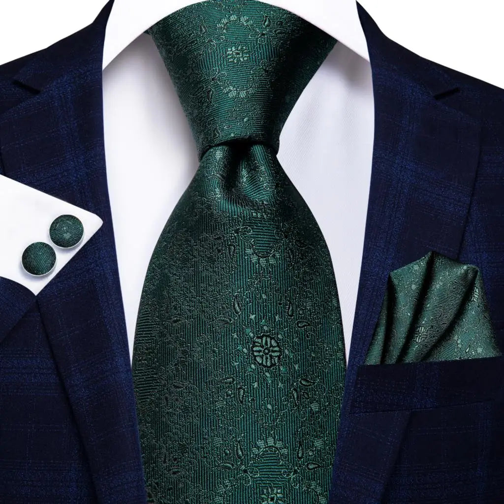 Men's Black Silk Paisley Tie for Travel-Friendly Style