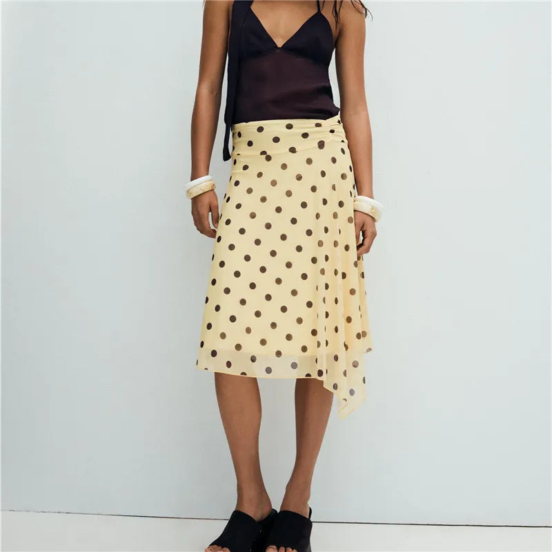 Women's polka dot skirt in soft fabric, perfect for summer outings